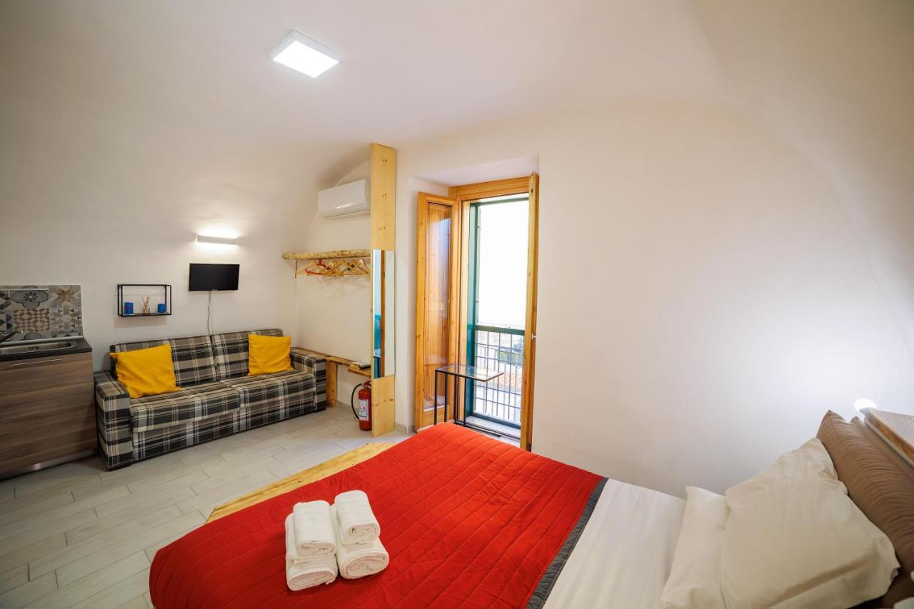 Legno Suite By HouseinNápoly Kültér fotó