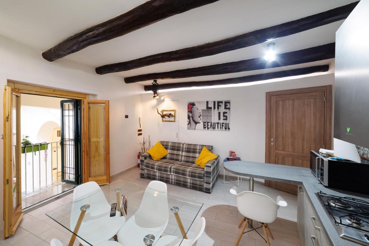 Legno Suite By HouseinNápoly Kültér fotó