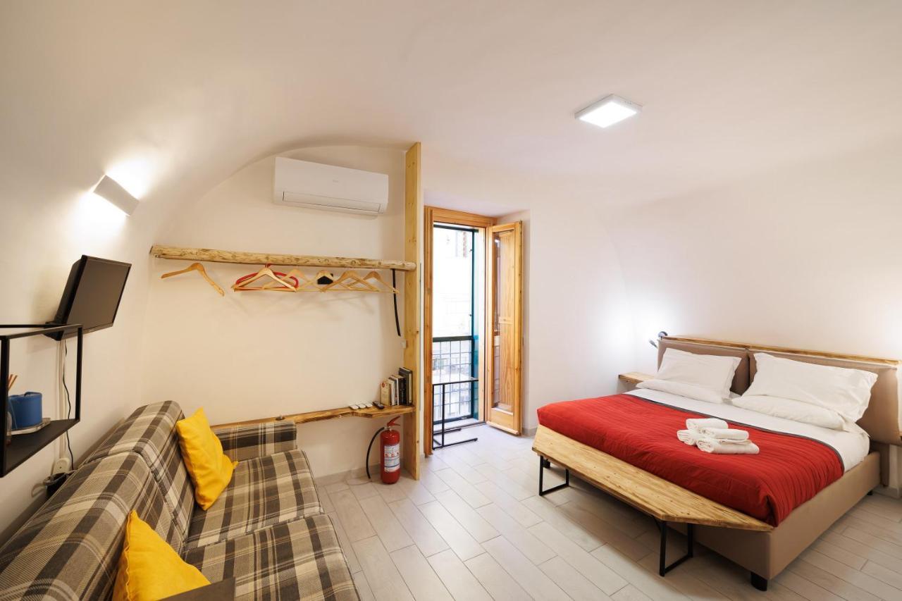 Legno Suite By HouseinNápoly Kültér fotó